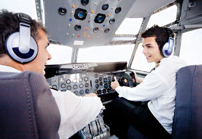 Para Pekerja Maskapai Thailand Segera Divaksin Covid-19